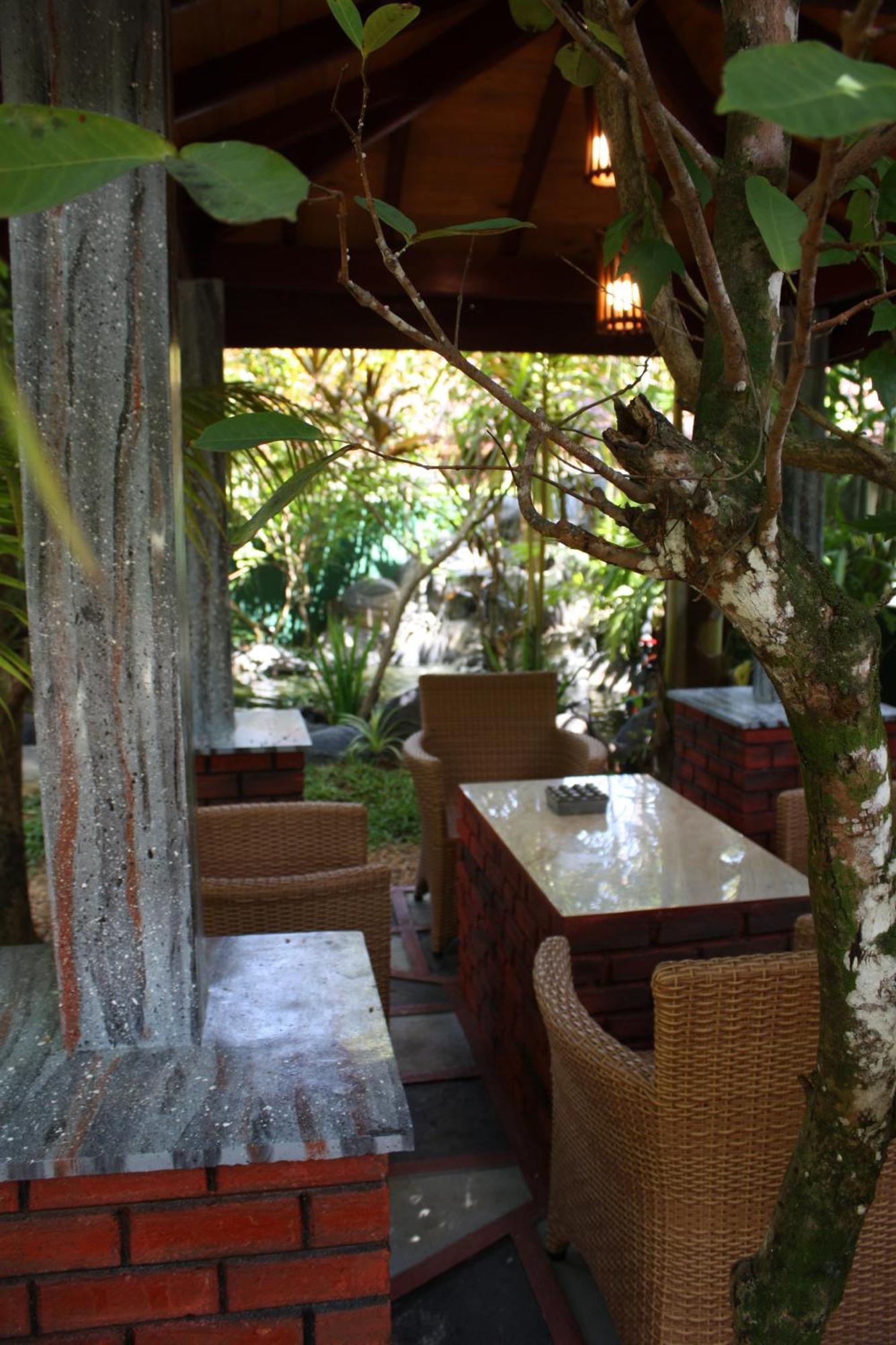 Hotel Aliya Lanka Beruwala Esterno foto