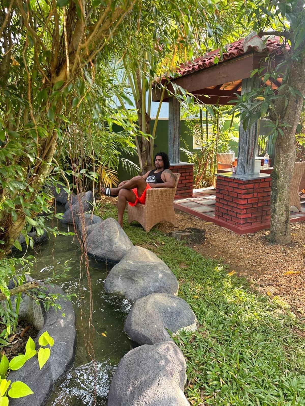 Hotel Aliya Lanka Beruwala Esterno foto