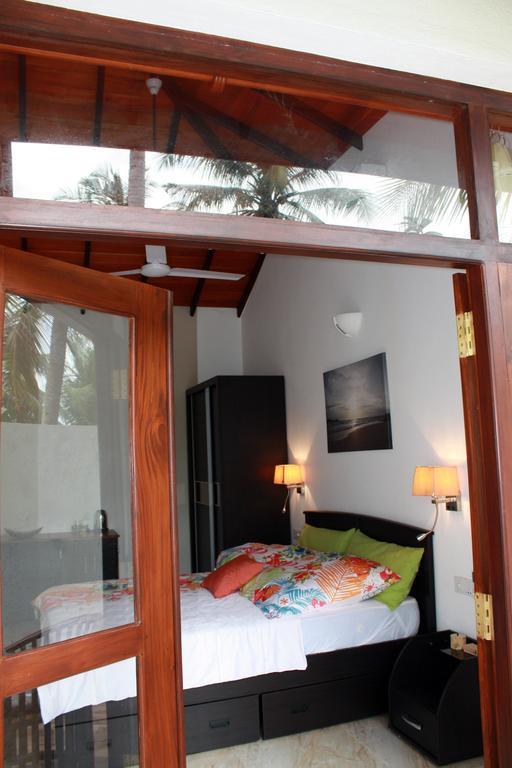 Hotel Aliya Lanka Beruwala Esterno foto