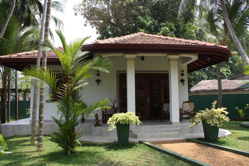 Hotel Aliya Lanka Beruwala Esterno foto