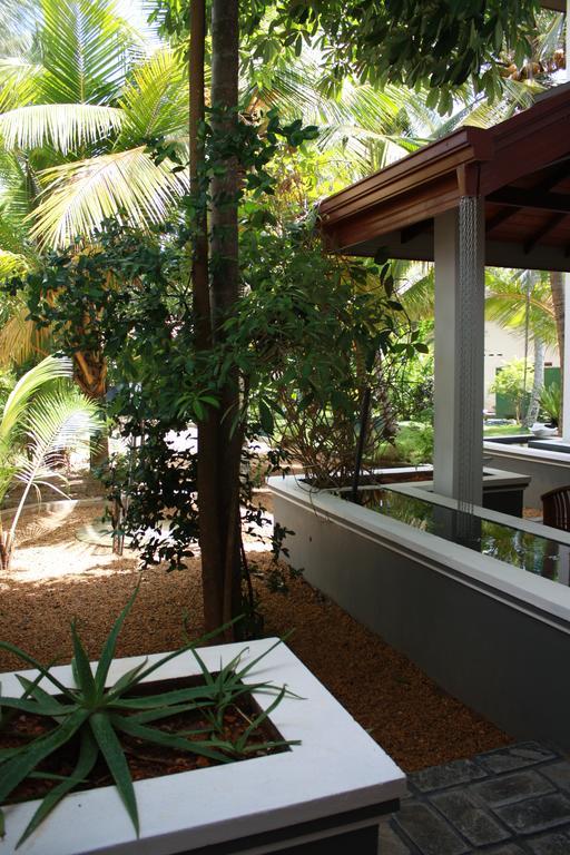 Hotel Aliya Lanka Beruwala Esterno foto