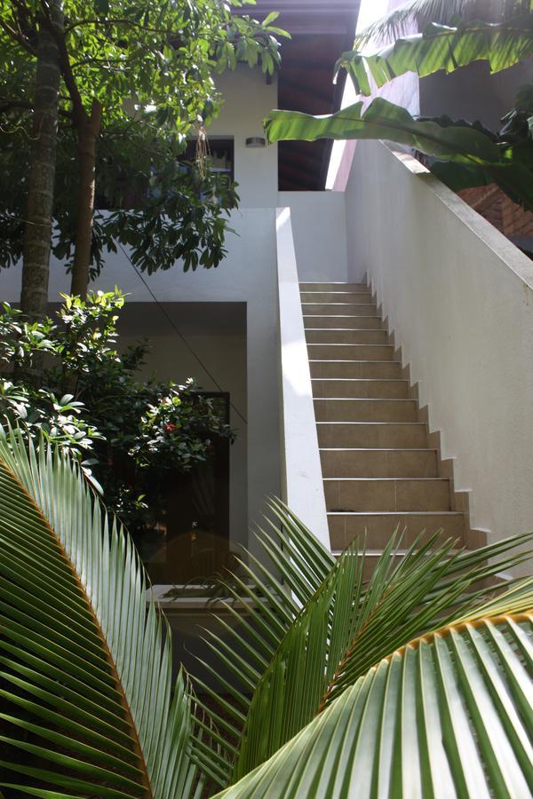 Hotel Aliya Lanka Beruwala Esterno foto